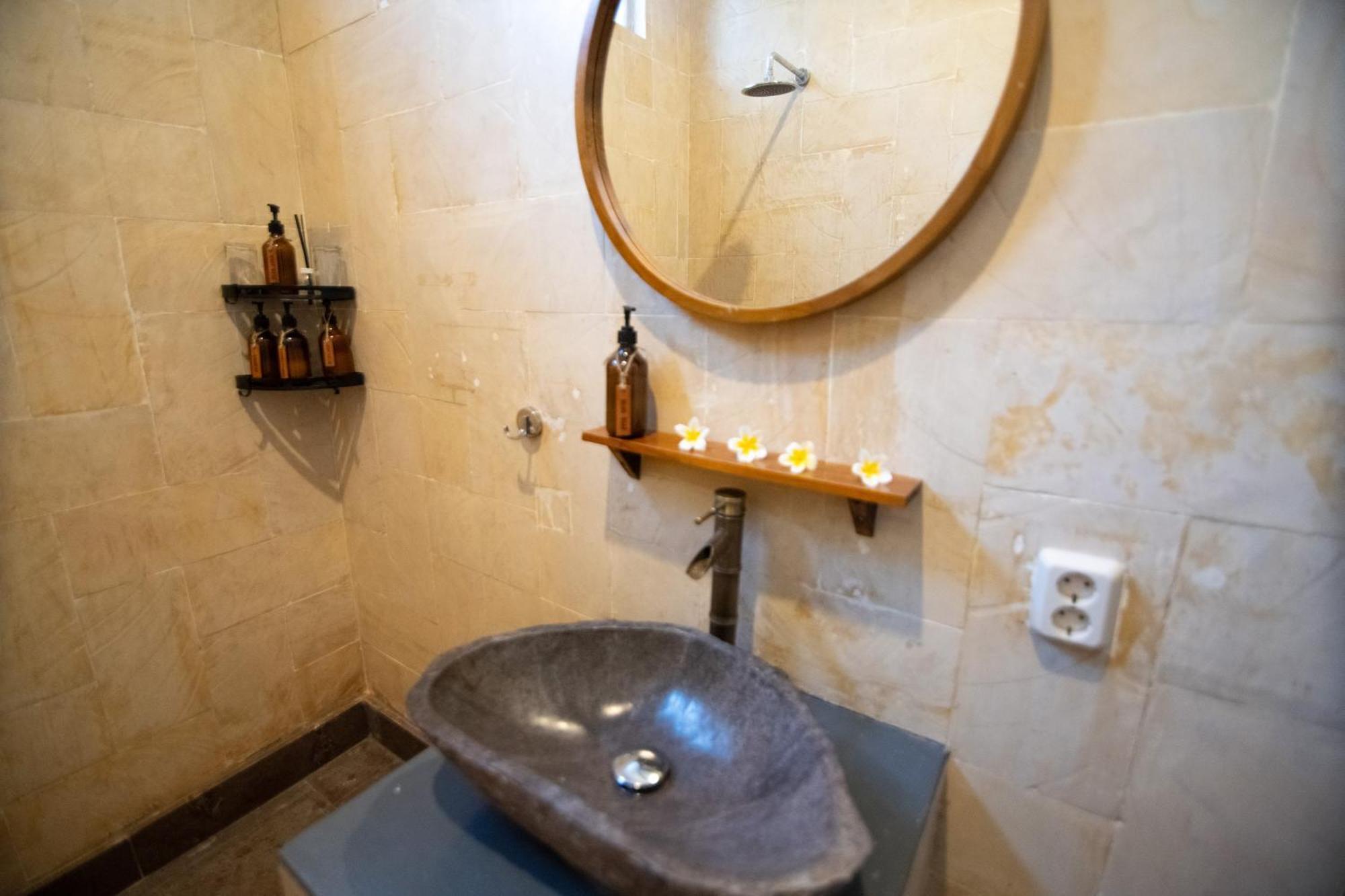 Rumah Singa - Holistic Healing Retreat Gili Air Dış mekan fotoğraf